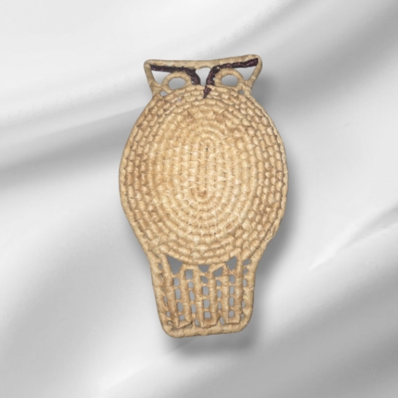 Handcrafted Owl Rattan Brooch - Picture 3 of 3